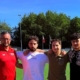 Höingens sportlicher Leiter Chris Schlütermann (links) begrüßt die Neuen Jamal Mohammad (2. von links), Ahmed Fadel Karman (2. von rechts) und Davis Gavrilov. Houzan Ahmad fehlt auf dem Bild. © Sebastian Heinke, Soester Anzeiger
