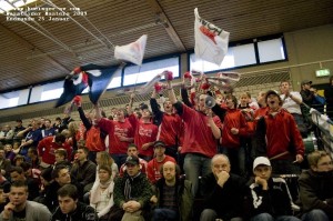 Höinger Ultras unterhielten das Warsteiner Hallen Masters 2009